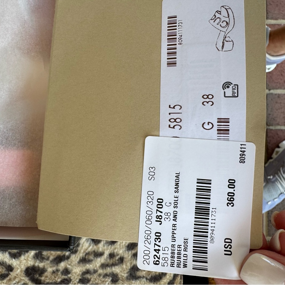GUCCI Pink Rubber GG Platform Slide Sandals - Picture 16 of 16